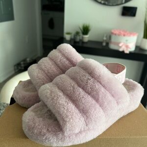 UGG Women's Fluffy Pink Slippers